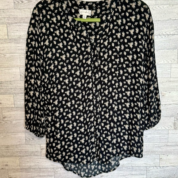 Wonderly Black White Floral w/ Front Button 3/4 Sleeve Top Sz-Small Lightweight - Picture 13 of 14